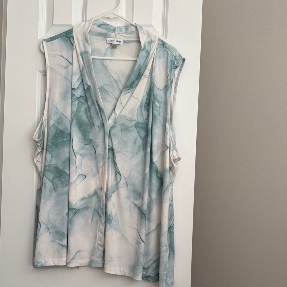 Calvin Klein Women's Sleeveless Blouse - Teal and White Marble